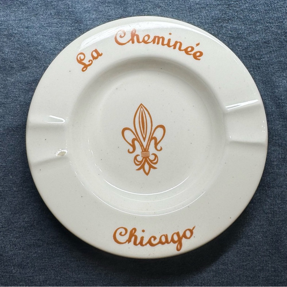 Vintage La Cheminée Chicago Ceramic Ashtray Fleur-de-Lis Restaurant